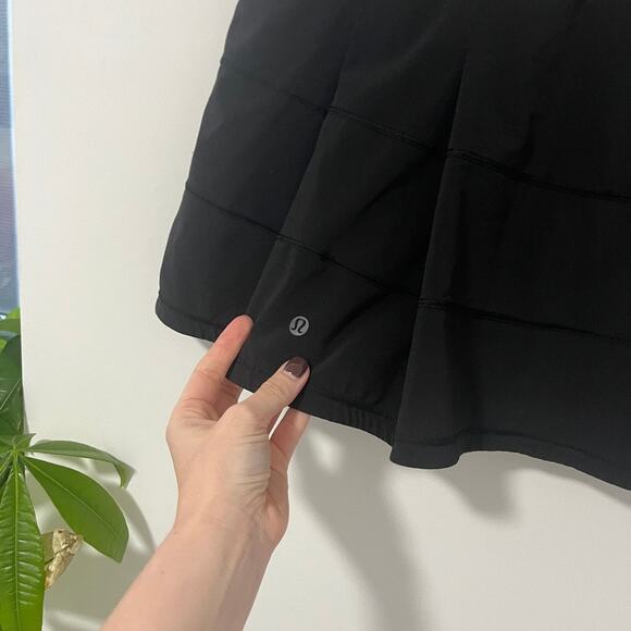 Lululemon Black Pace Revival Skirt Size 6 - Picture 6 of 6